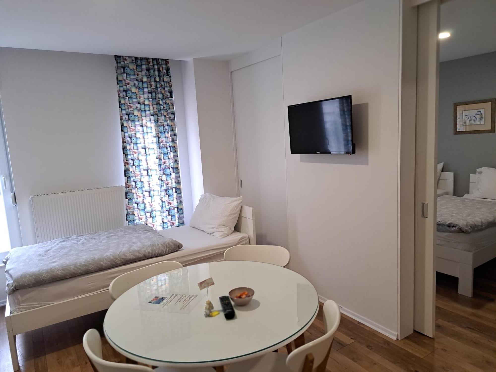 Apartment Flower With Free Onsite Parking *