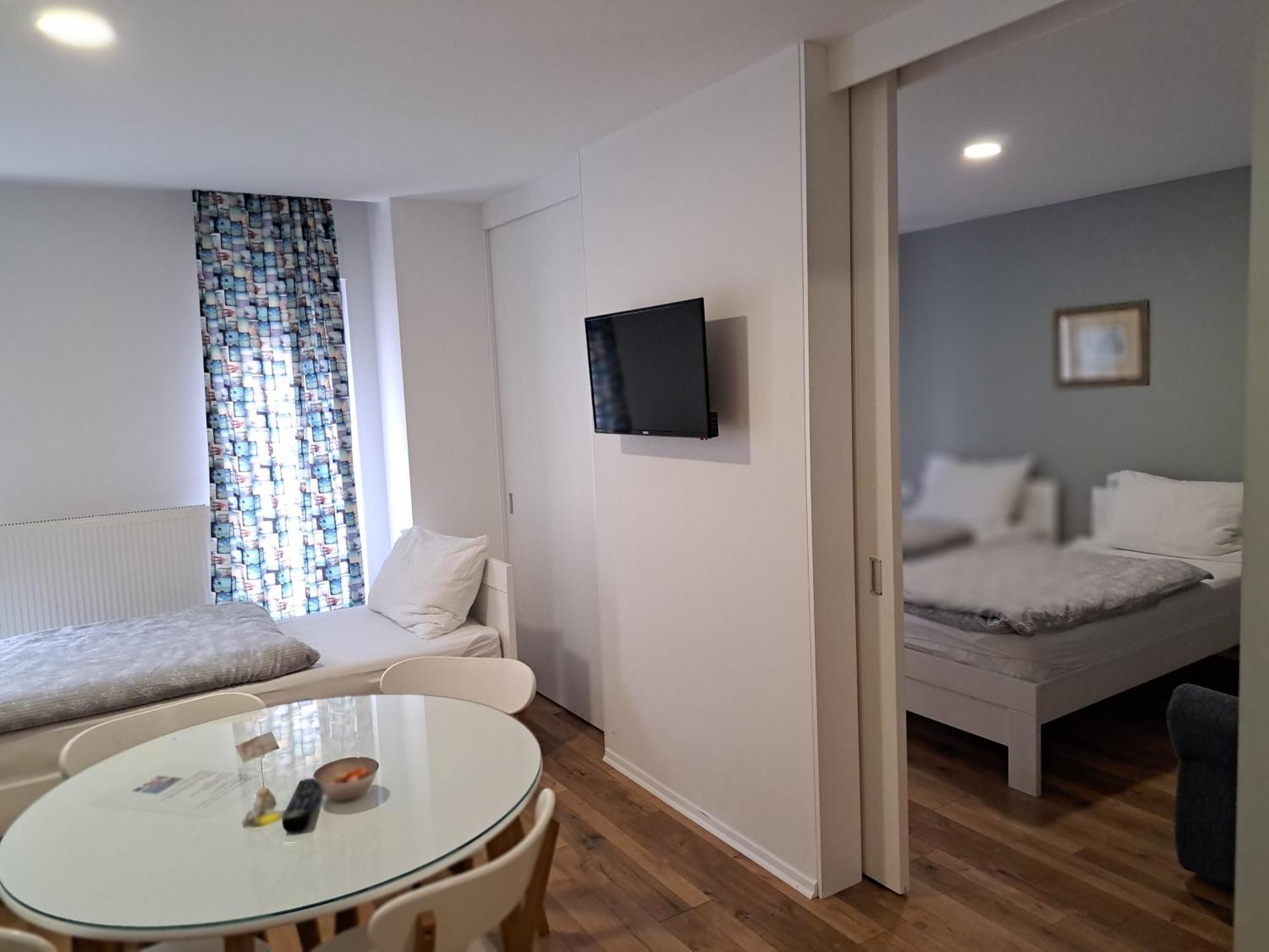 Flower With Free Onsite Parking Apartment Mostar