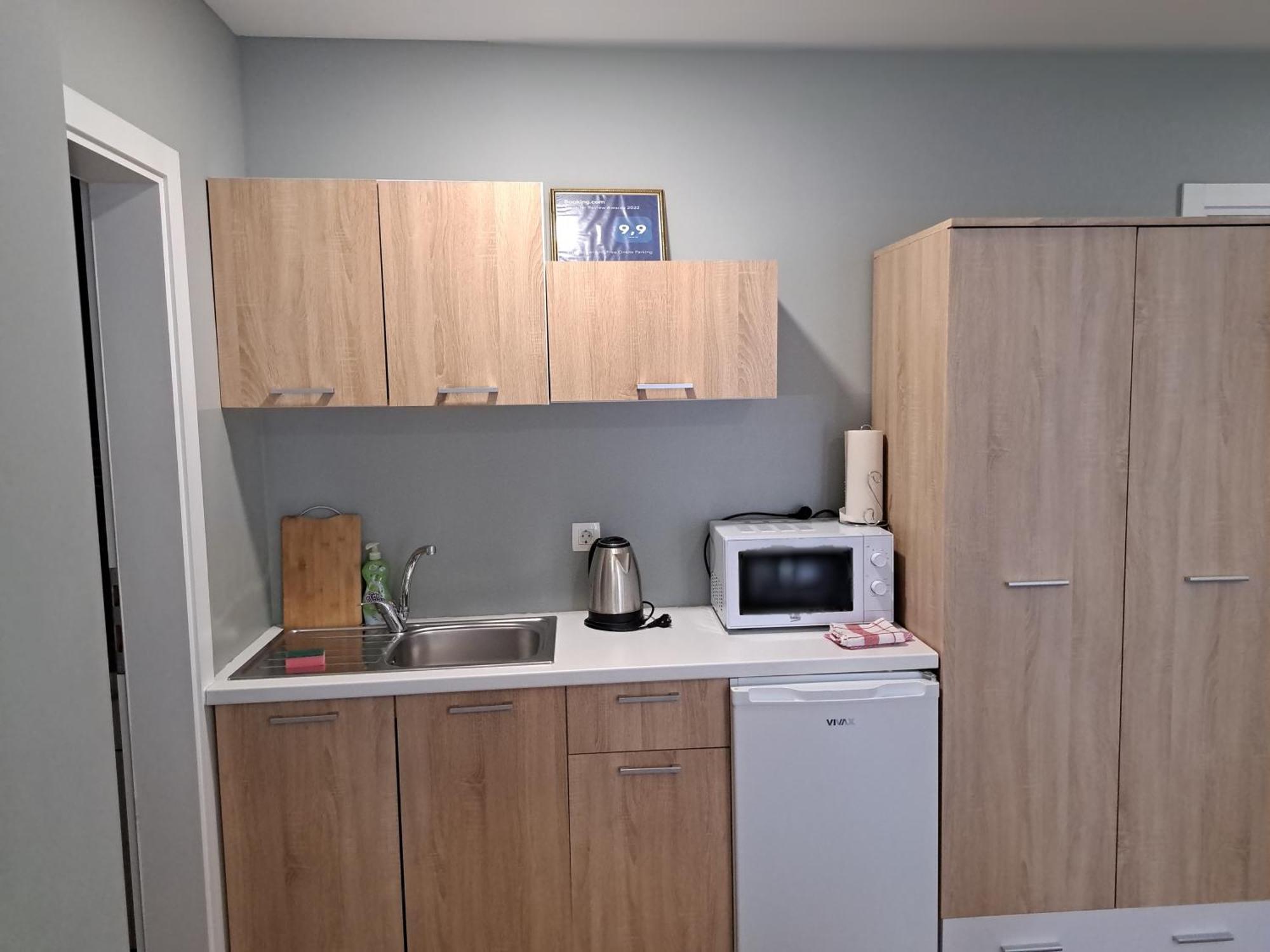 Flower With Free Onsite Parking * Mostar