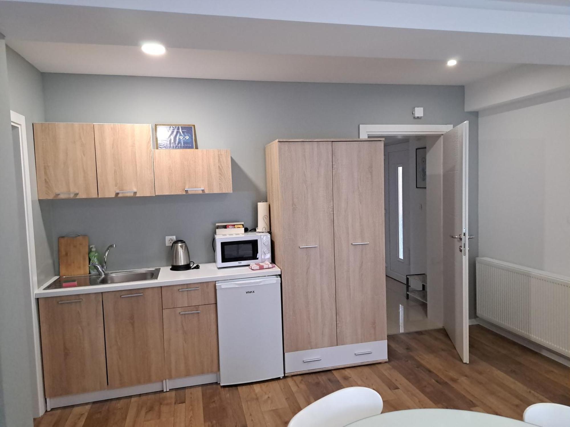 Flower With Free Onsite Parking Mostar