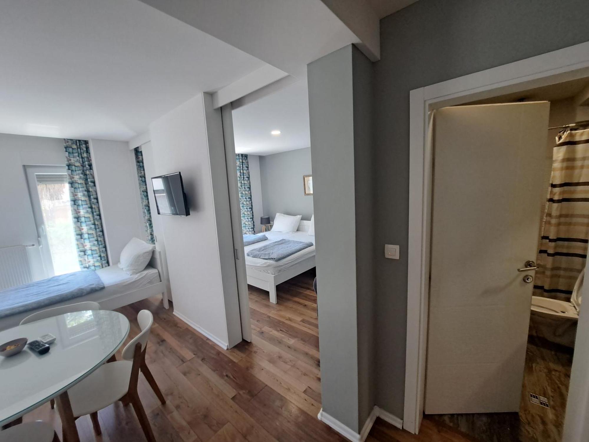 Flower With Free Onsite Parking Apartment *
