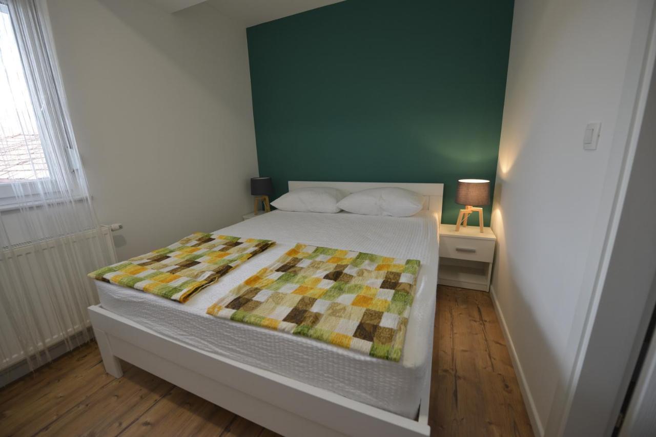 Flower With Free Onsite Parking Apartment *